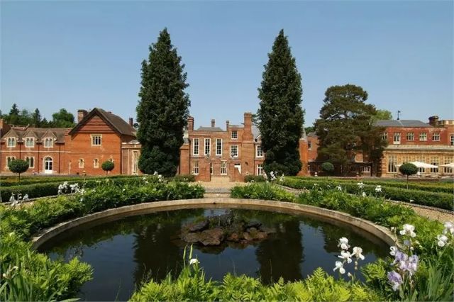 Top Last Minute Venues For Your Spring/Summer Wedding Wotton House 3