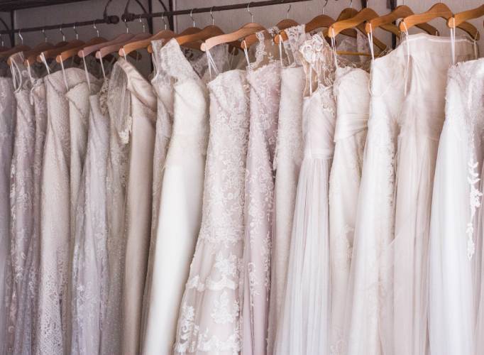 How to pick your wedding dress