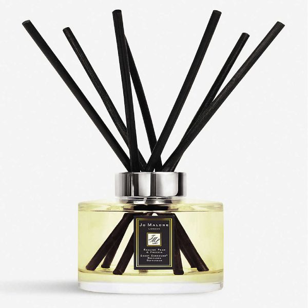 Thoughtful Wedding Gifts To Suit All Couples Reed Diffuser 18