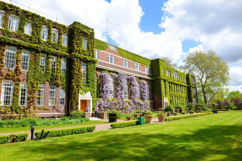 Unique Outdoor Wedding Venues in London Regent’s Conferences and Events York Lawns 8
