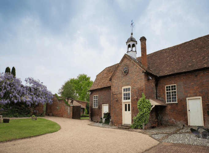 UK Countryside Wedding Venues For Your Big Day Background (20) 4