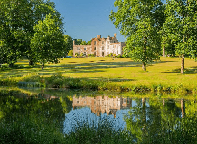UK Countryside Wedding Venues For Your Big Day Background (45) 7