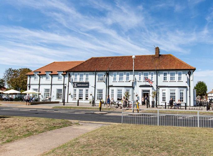Amazing Beach Wedding Venues For Kingscliff Hotel 9