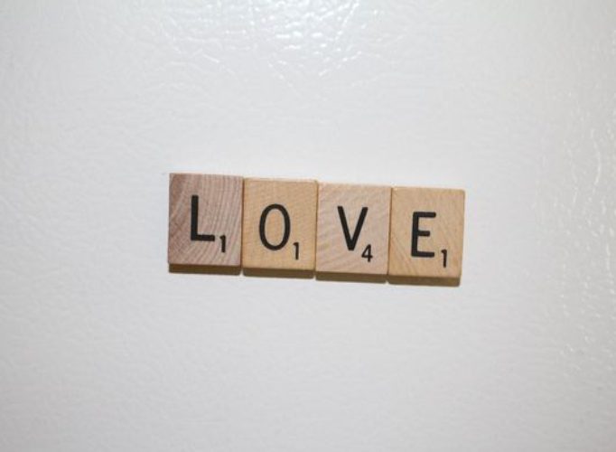 Easy DIY Wedding Favours for Frugal Couples Scrabble Magnets 23