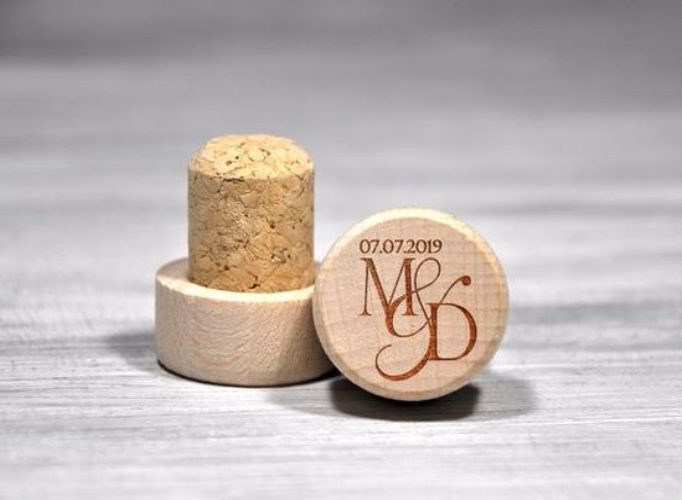 Easy DIY Wedding Favours for Frugal Couples Wine Stamp 7