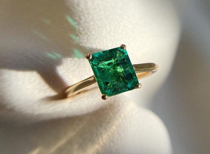 The Ultimate Guide To Emerald Engagement Rings 14