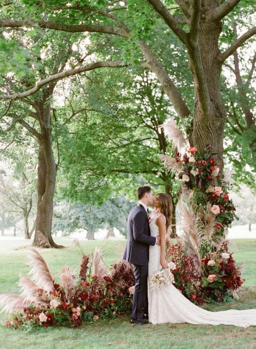 Inventive DIY Wedding Arch Ideas Au Naturel 23