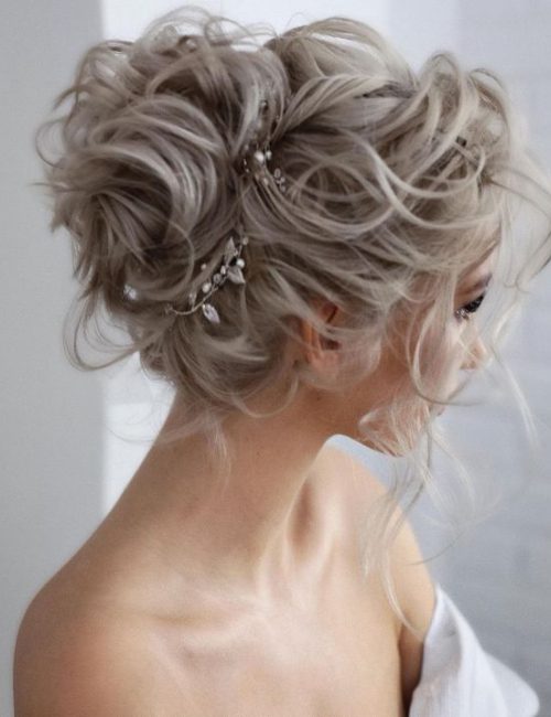 Gorgeous Bridesmaid Hairstyles for Curly Updo 9