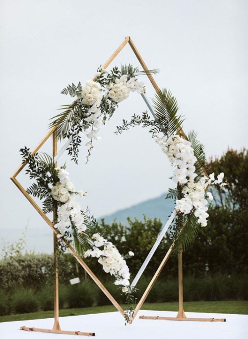 Inventive DIY Wedding Arch Ideas Diamond 20