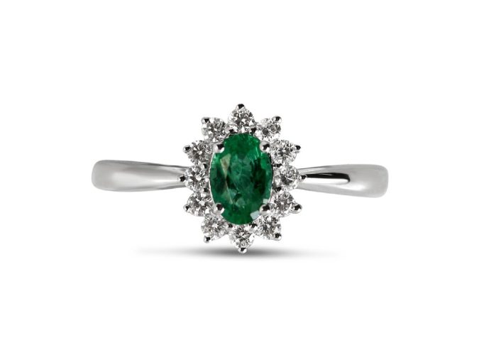 The Ultimate Guide To Emerald Engagement Rings 17