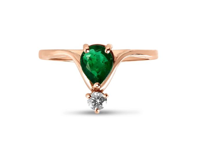 The Ultimate Guide To Emerald Engagement Rings 22