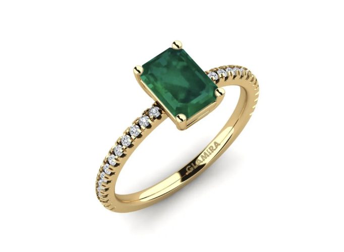 The Ultimate Guide To Emerald Engagement Rings 23