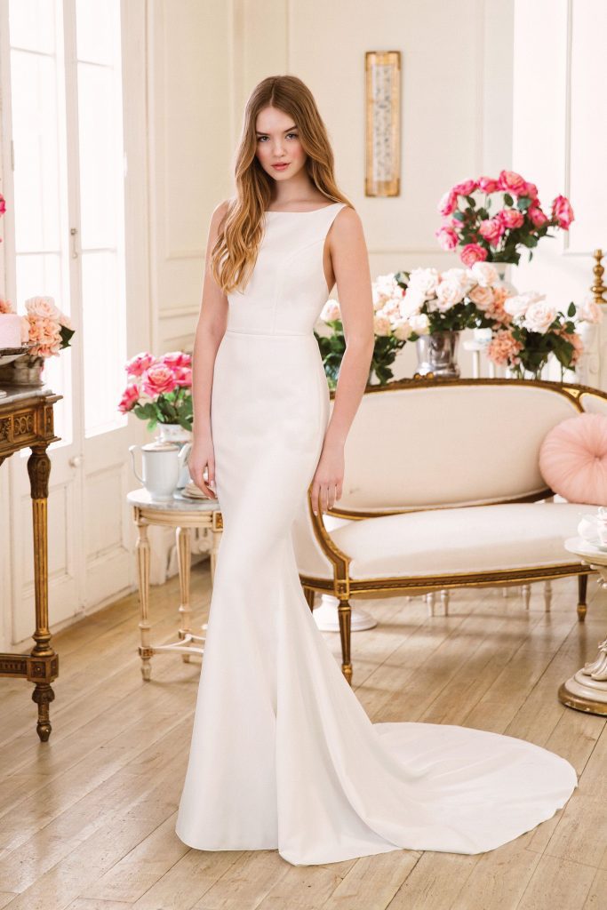 of Our Favourite Simple Wedding Dresses for Key Hole Justin Alexandra 11