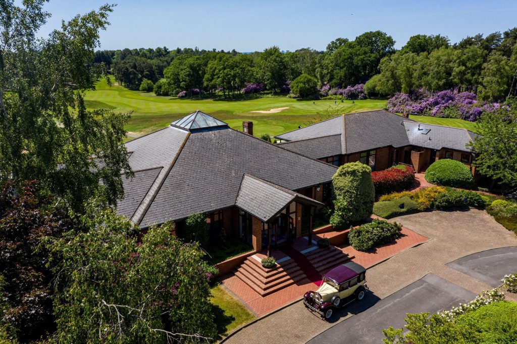 Sporting Wedding Venues for Bearwood Lakes Clubhouse and wedding car JMC 7