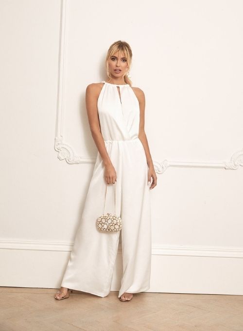 Casual Wedding Dresses for the Easygoing Bride in Blog image portrait (22) 22