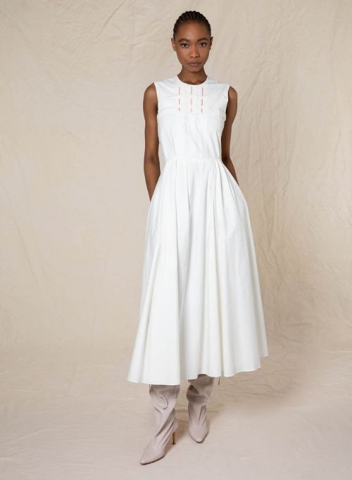 30 Casual Wedding Dresses for the Easygoing Bride in 2023 | FBFW
