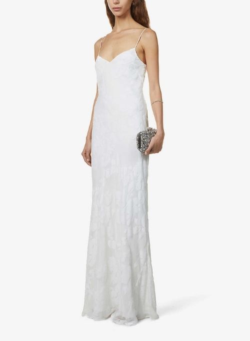 30 Casual Wedding Dresses for the Easygoing Bride in 2023 | FBFW