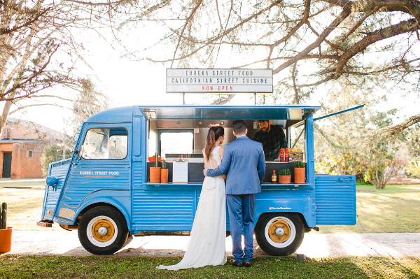 Summer Weddings: Ideas You’ll Want To Steal wedding food trucks 10