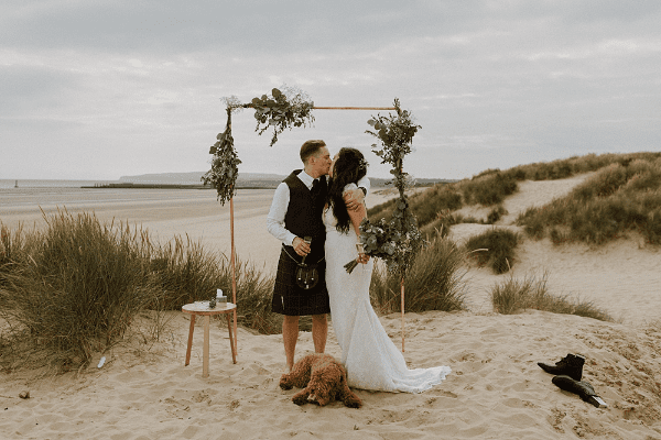 Summer Weddings: Ideas You’ll Want To Steal beach wedding credit The Curries Photography 21
