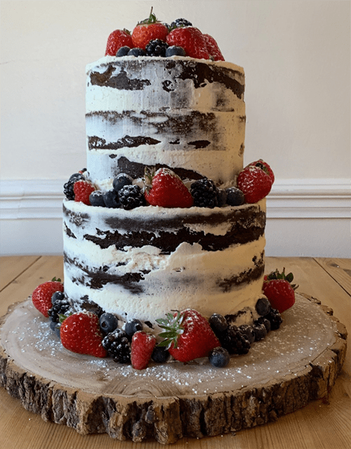 of Our Favourite Naked Wedding Cakes @lynnehassaniweddingcakes 22