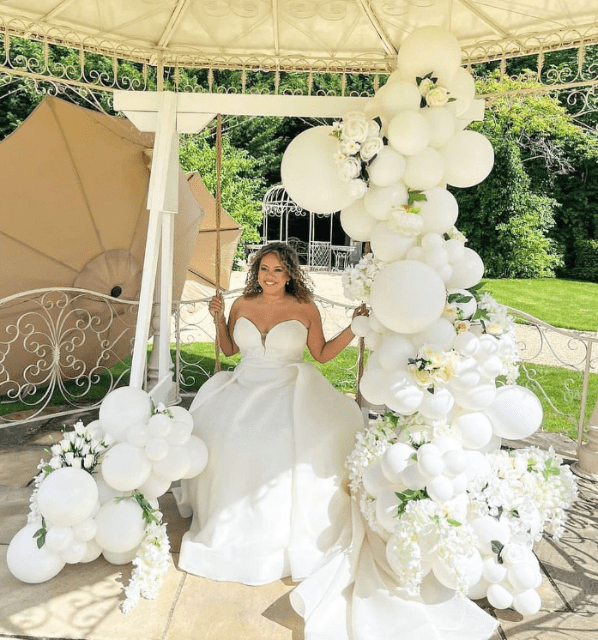 Creative Ways to use Balloons in your Wedding Decor Decorative Swing 2