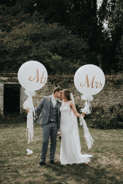 Creative Ways to use Balloons in your Wedding Decor Mr & Mrs wedding balloons 21