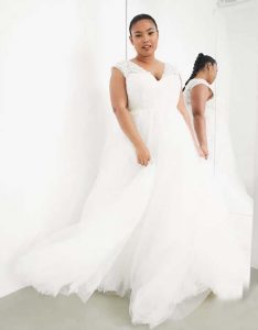 33 of the Best Floral Wedding Dresses for Any Season | For Better For Worse