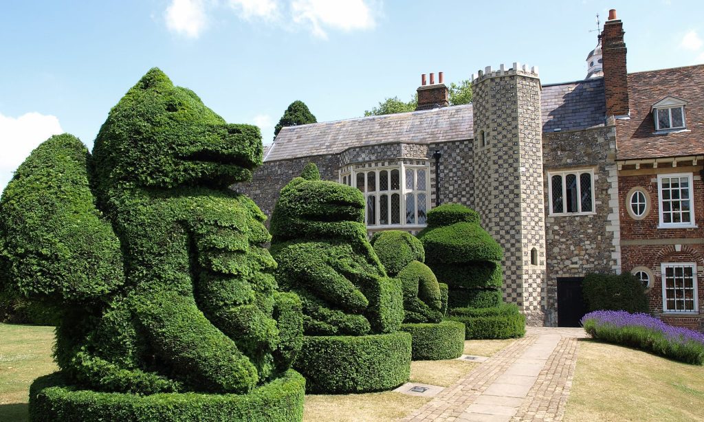 Unique Wedding Venues In London Hall Place Gardens Front 2