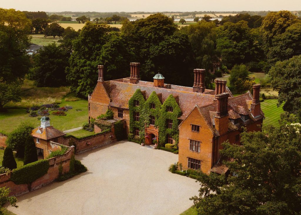 Unique Wedding Venues In London JRP DJI copy (1) 11