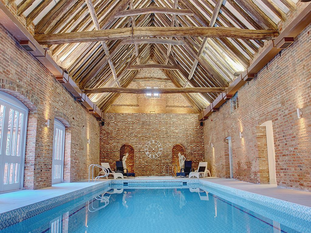 Top Hotel Wedding Venues with a Spa 1024x768 8VK3U 37752seckfordspa015 5