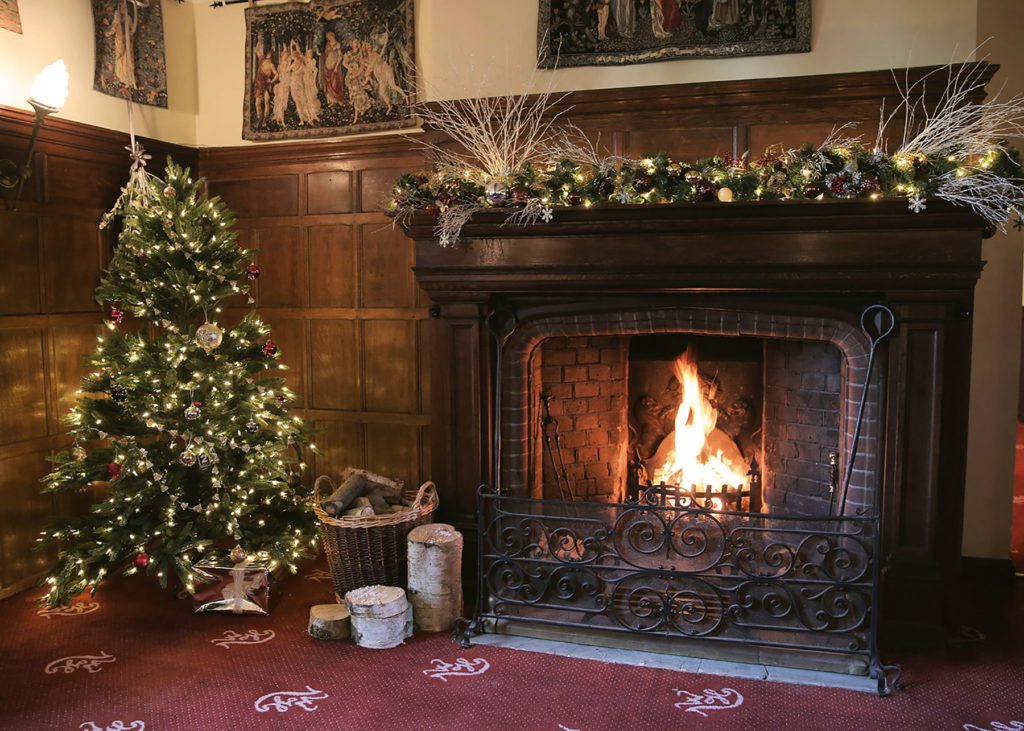 Ideal Wedding Venues for a Winter Wedding Christmas at the manor 1024x731 3