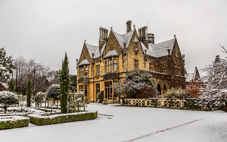 Ideal Wedding Venues for a Winter Wedding manor by the lake christmas lunches gardens snow (1) 6