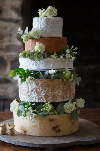 Wedding Cake Styles for Every Couple 043d0b9191e24cb5f12d166b60b86524 7