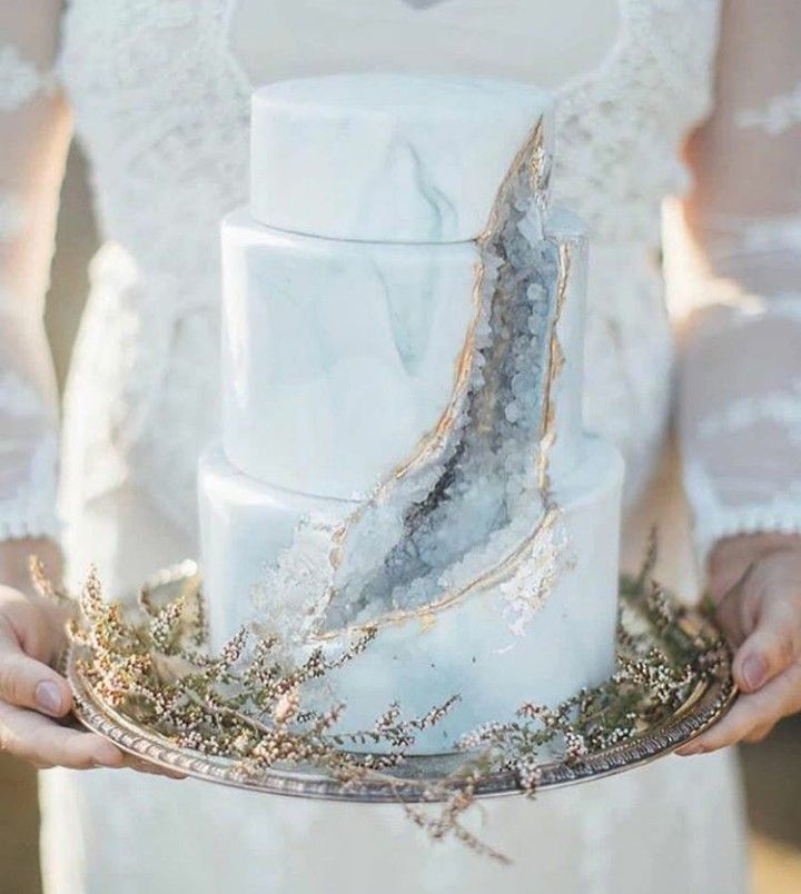 Wedding Cake Styles for Every Couple 829bab0b8a9367a6e93e6b601bad9f16 5
